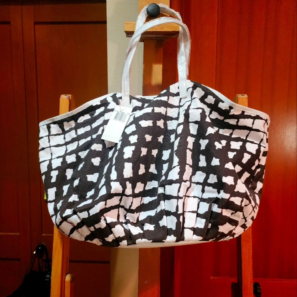 Saks Fifth Avenue bag purse tote NWT